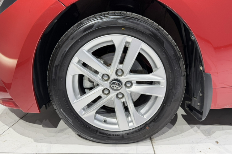 丰田 雷凌 2021款 TNGA 1.5L CVT进取版中控内饰7003