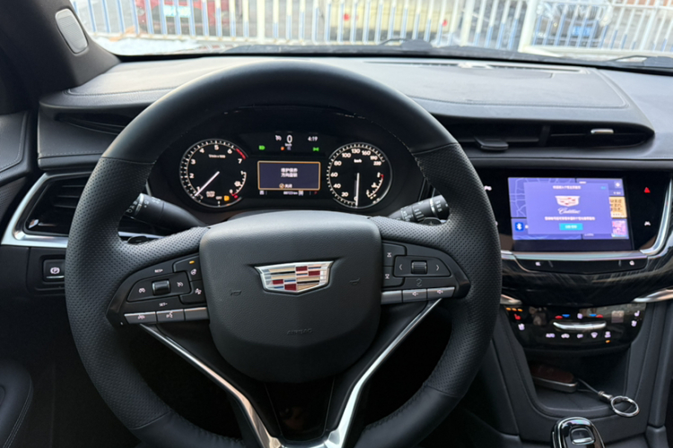 凯迪拉克XT6 2022款 2.0T 七座四驱豪华型中控内饰7014