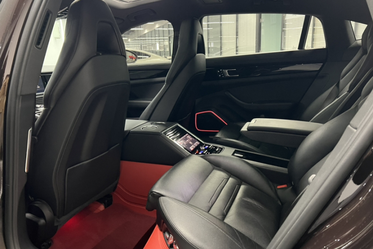 保时捷 2017款 Panamera 4 行政加长版 3.0T中控内饰7005