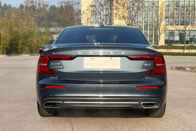 沃尔沃S60 2022款 B4 智远豪华版车身外观6002