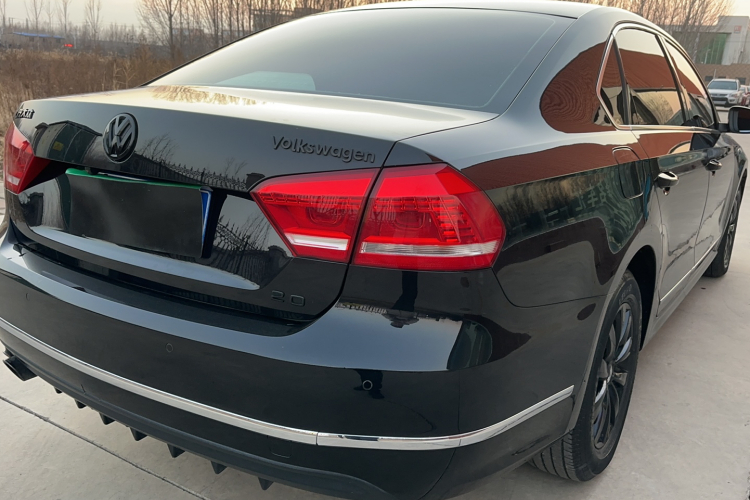 大众 帕萨特 2011款 1.8TSI 自动尊荣版车身外观6011