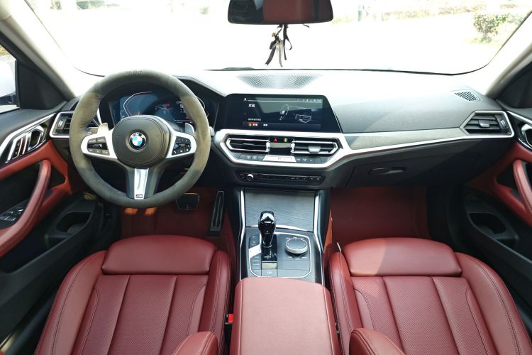 宝马4系 2022款 425i M运动套装中控内饰7010