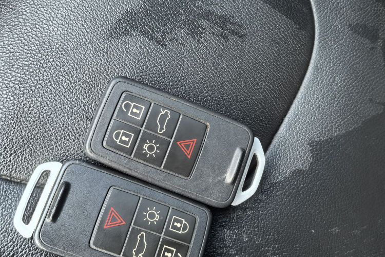 沃尔沃V40 2017款 T3 智逸版局部细节9009