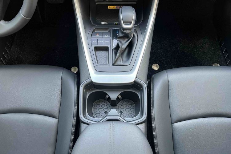 丰田 RAV4荣放 2023款 2.0L CVT两驱风尚Plus版中控内饰7003