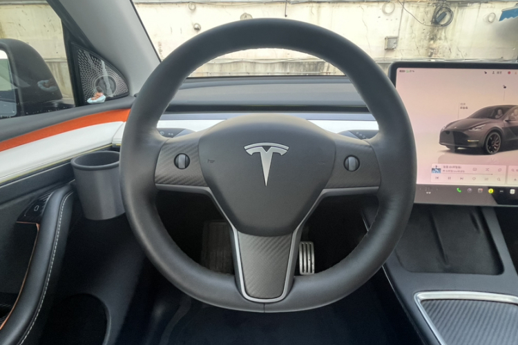 特斯拉 Model Y 2021款 Performance高性能全轮驱动版中控内饰7006