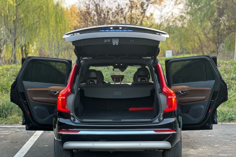 沃尔沃XC90 2022款 B5 智行豪华版 5座中控内饰7006