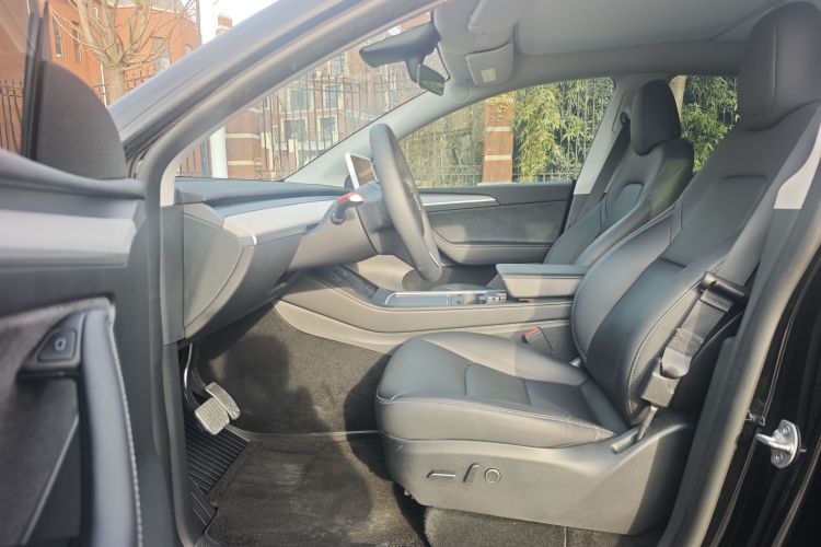 特斯拉 Model Y 2023款 后轮驱动版中控内饰7003