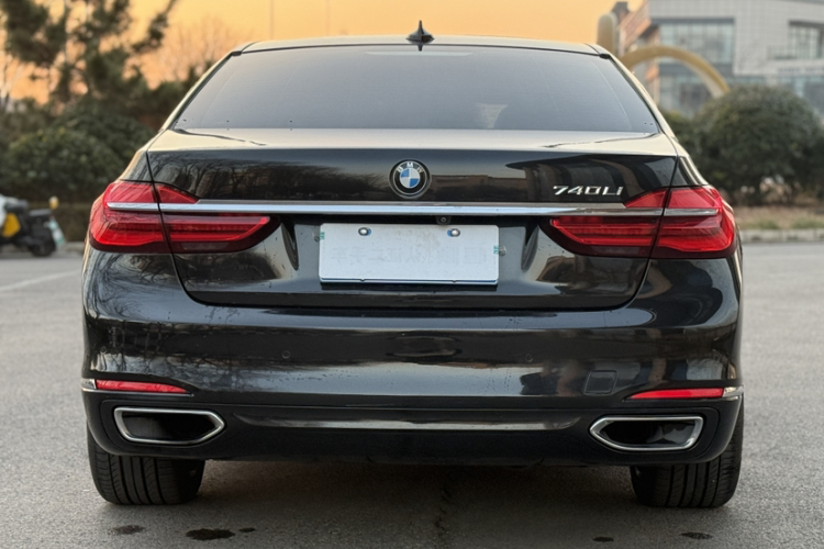 宝马7系 2017款 730Li 领先型车身外观6004