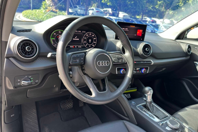 奥迪Q2L e-tron 2019款 Q2L e-tron 纯电智享型中控内饰7001