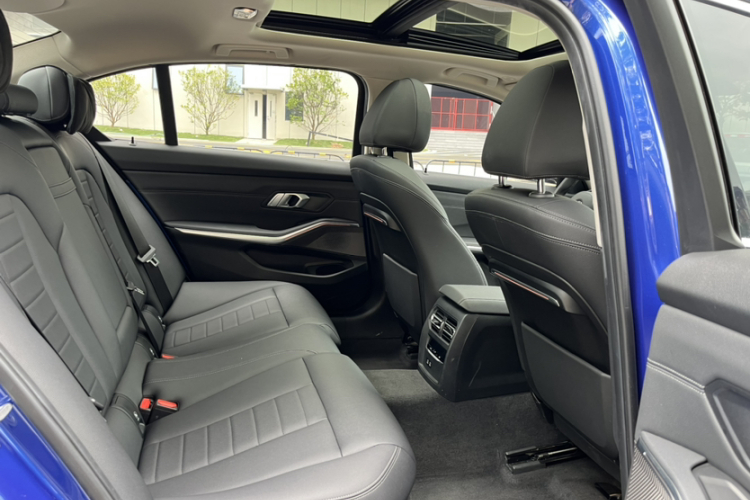 宝马3系 2020款 325Li M运动套装中控内饰7002