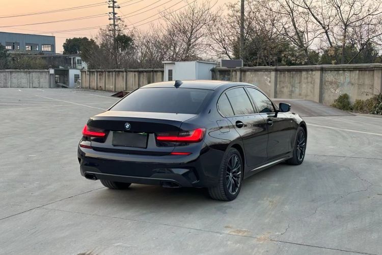 宝马3系 2022款 325Li M运动曜夜套装车身外观6005