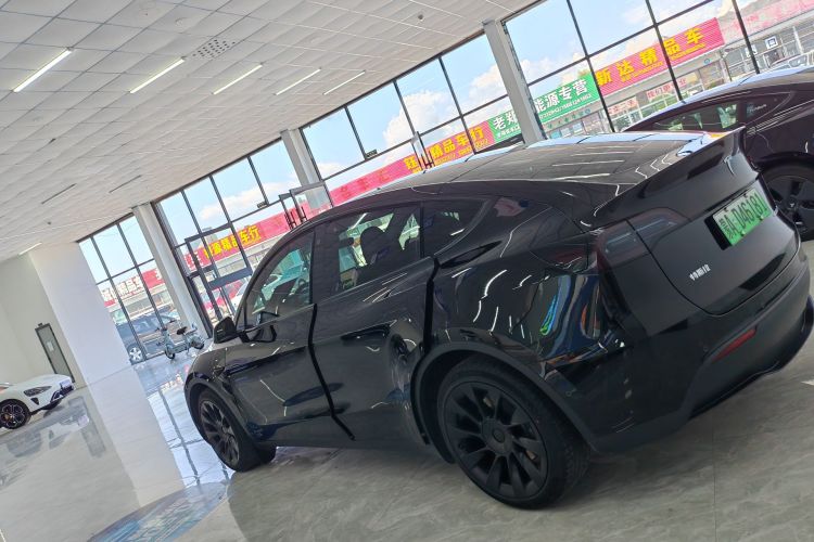 特斯拉 Model Y 2022款 后轮驱动版车身外观6005