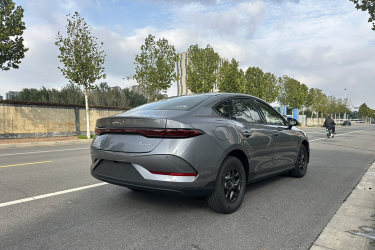 比亚迪 秦PLUS 2025款 DM-i 智驾版 128KM进取型车身外观6004