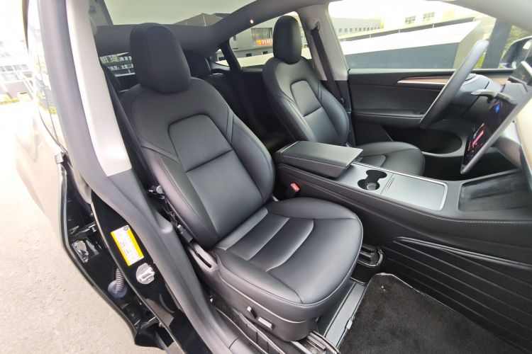 特斯拉 Model Y 2021款 标准续航后驱版局部细节41