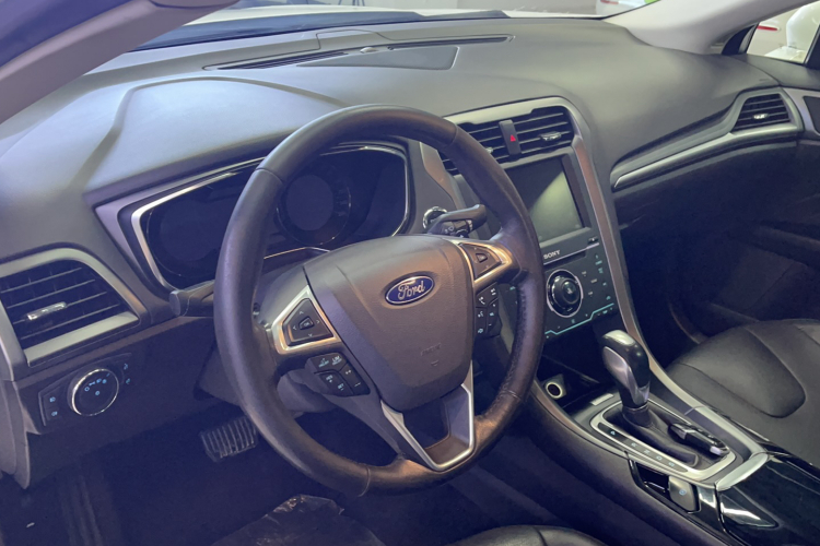 福特 蒙迪欧 2013款 2.0L GTDi240豪华运动型局部细节14