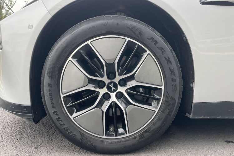 小鹏P7 2023款 P7i 702 Pro车身外观6010