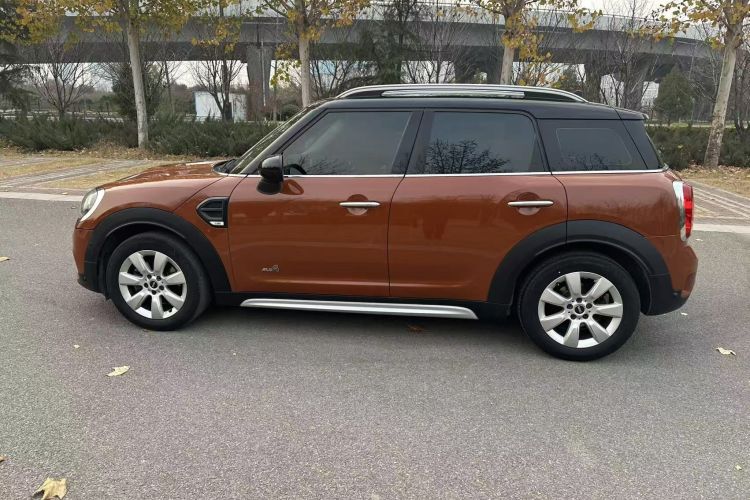 MINI Countryman 2018款 1.5T COOPER ALL4 经典派车身外观6011