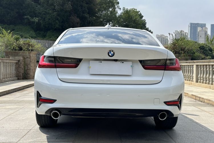 宝马3系 2022款 320i 运动套装车身外观6006