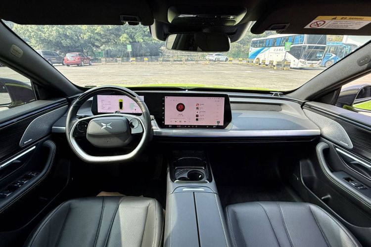 小鹏P7 2022款 670E+鹏翼版局部细节22