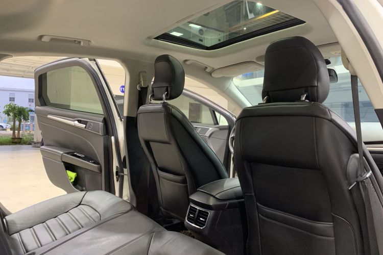 福特 蒙迪欧 2013款 1.5L GTDi180时尚型中控内饰7006