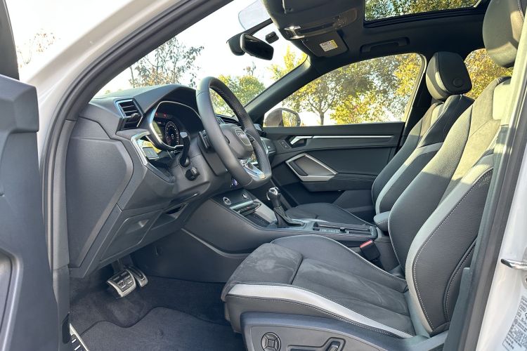 奥迪Q3 2023款 改款 45 TFSI quattro 时尚动感型中控内饰7004