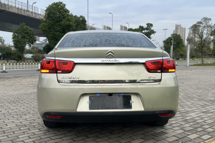 雪铁龙 C4世嘉 2016款 1.6L 自动豪华型车身外观6001