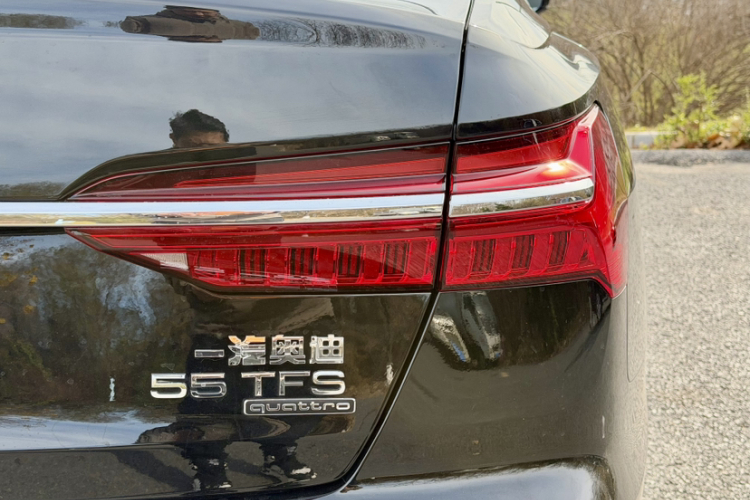 奥迪A6L 2023款 改款 55 TFSI quattro 尊享动感型车身外观6006