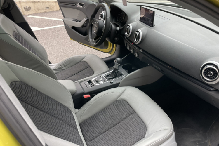 奥迪A3 2017款 Sportback 35 TFSI 时尚型中控内饰7008