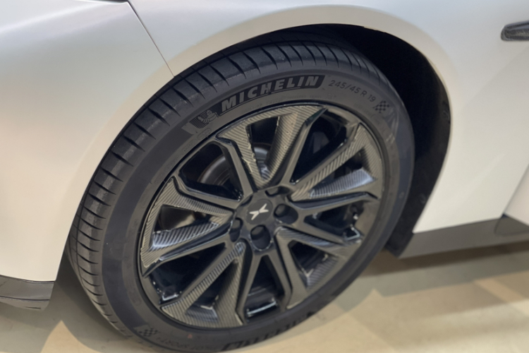 小鹏P7 2022款 586G车身外观6007