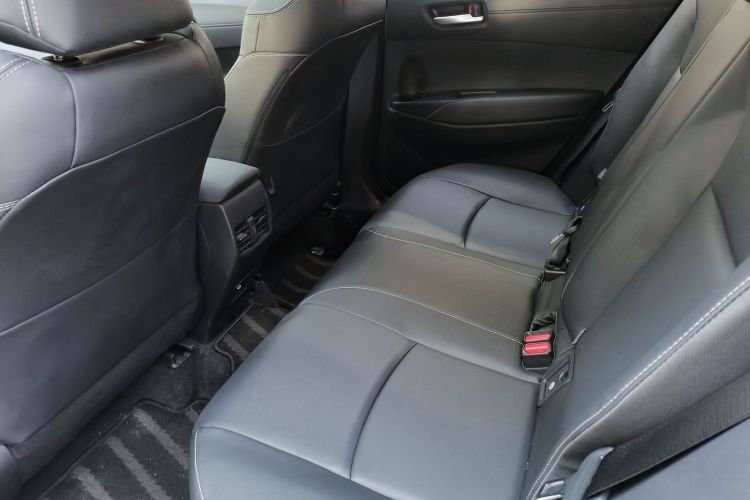 丰田 卡罗拉锐放 2024款 2.0L 豪华版中控内饰7002