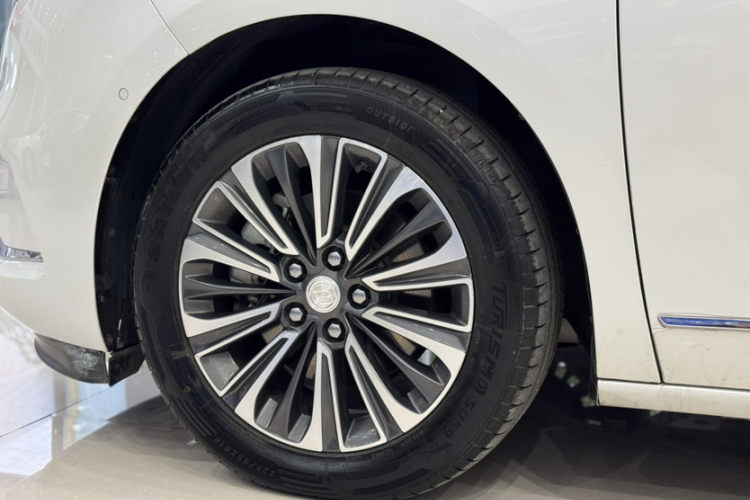 别克GL8 2020款 ES陆尊 653T 旗舰型车身外观6008