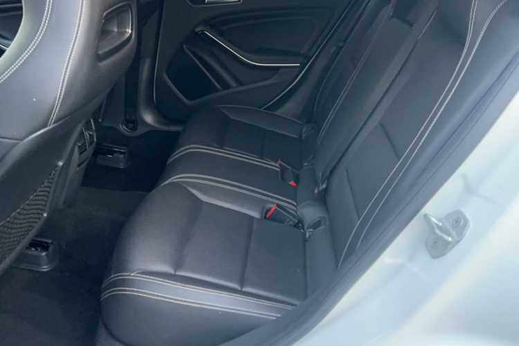 奔驰GLA 2016款 GLA 200 时尚型中控内饰7003