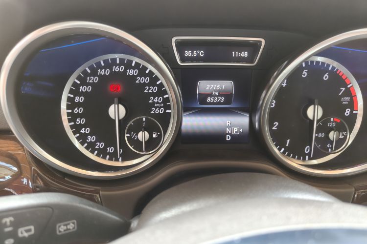 奔驰M级 2014款 ML 400 4MATIC动感型中控内饰15