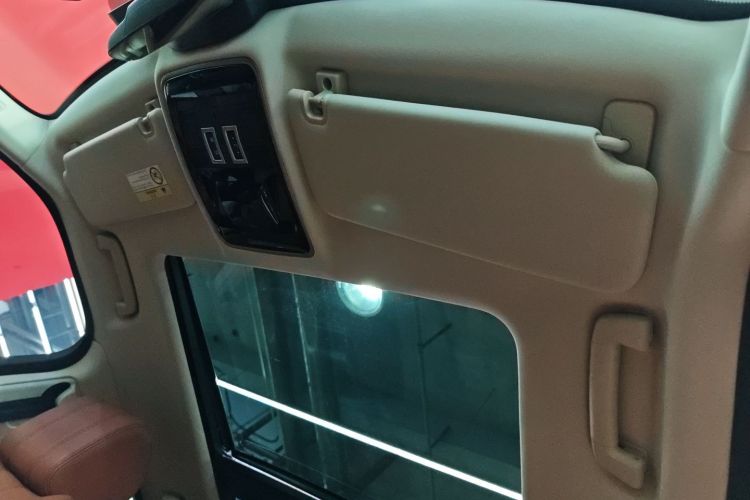 路虎 揽胜运动版 2017款 3.0 SC V6 HSE DYNAMIC局部细节9002