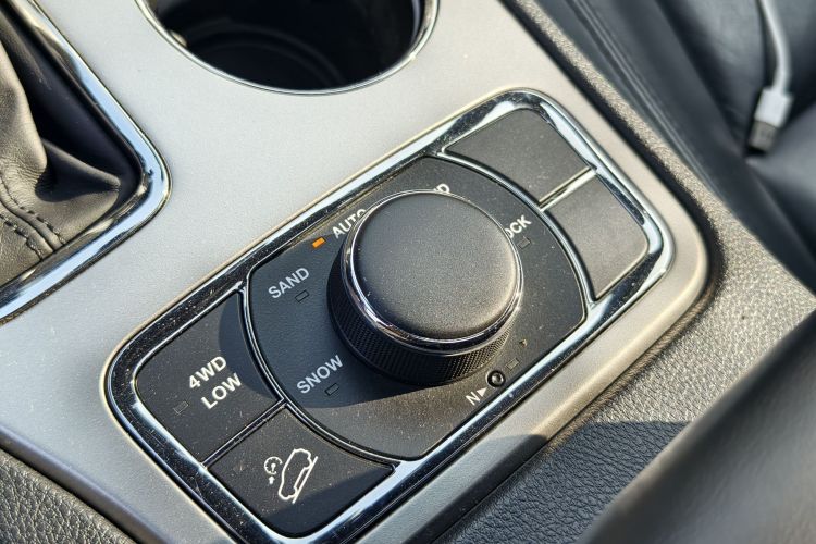 Jeep 大切诺基(进口) 2017款 3.0L 舒享导航版局部细节9004