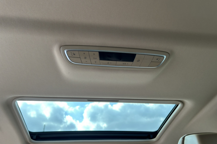 别克GL8 2020款 ES陆尊 653T 尊享型中控内饰7001