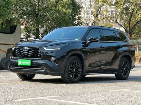 丰田 汉兰达 2023款 2.5L智能电混双擎四驱骑士版 7座