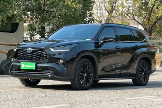 丰田 汉兰达 2023款 2.5L智能电混双擎四驱骑士版 7座