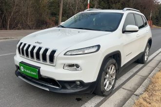 Jeep 自由光 2017款 2.0L 优越版