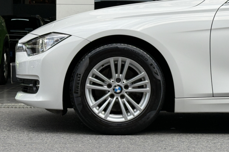 宝马3系 2015款 320Li 超悦版时尚型车身外观6010