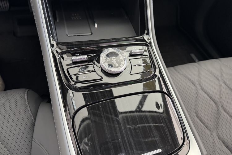 吉利银河 银河A7 2025款 EM-i 150km 探索+版中控内饰7003