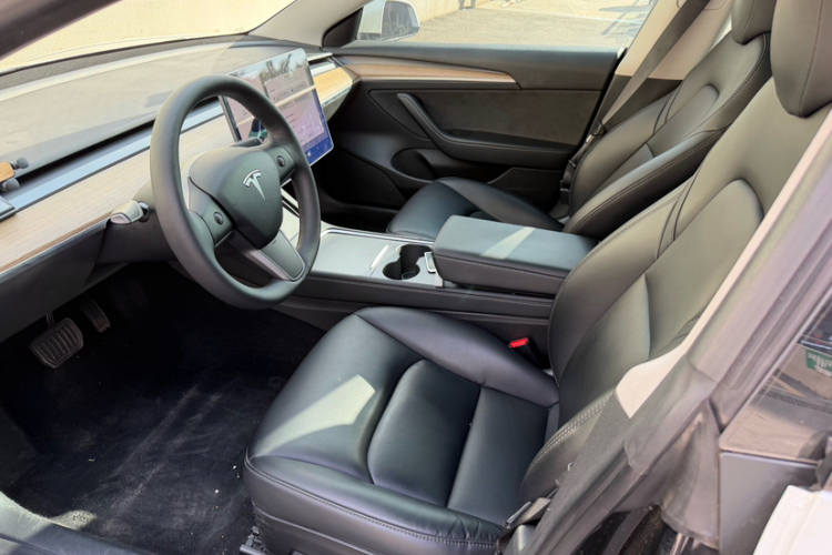 特斯拉 Model 3 2022款 后轮驱动版中控内饰7001