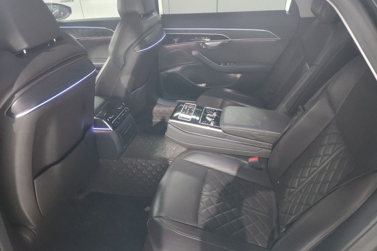 奥迪A8 2021款 A8L 50 TFSI quattro 舒适型中控内饰7005