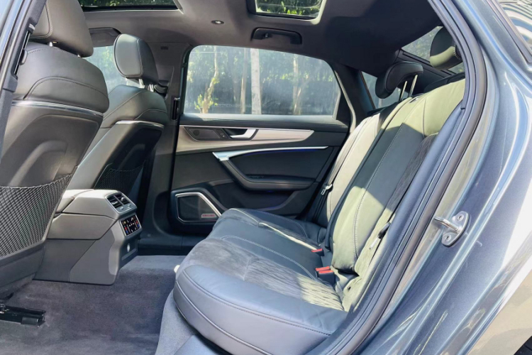 奥迪A6L 2021款 55 TFSI quattro 尊享动感型中控内饰7003