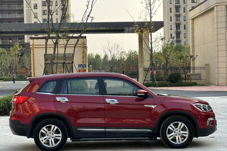 长安CS75 2015款 1.8T 自动四驱精英型 国V车身外观6002