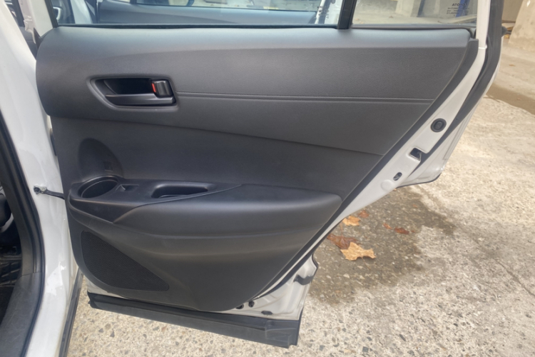 丰田 卡罗拉锐放 2022款 2.0L 先锋版中控内饰7007