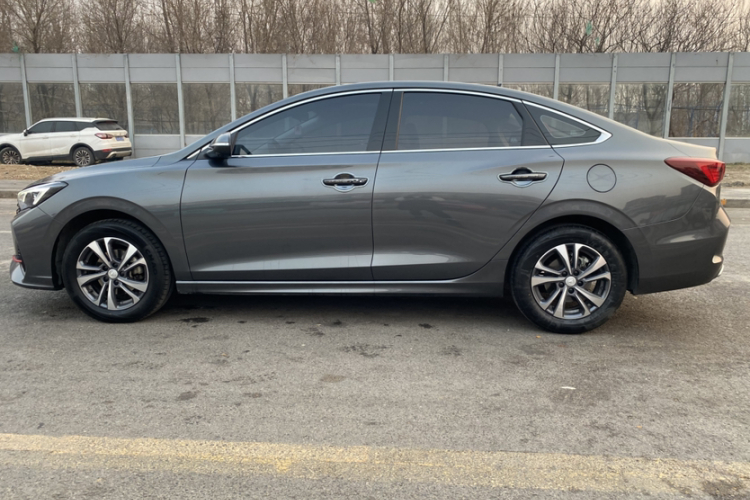 长安 逸动 2022款 PLUS 蓝鲸NE 1.4T GDI DCT尊贵版车身外观6007