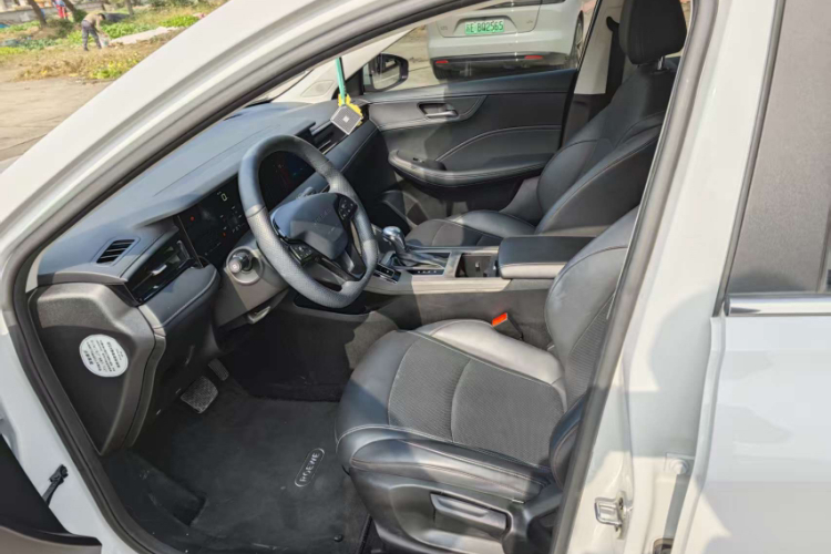 荣威i5 2023款 1.5L CVT尊荣版中控内饰7002