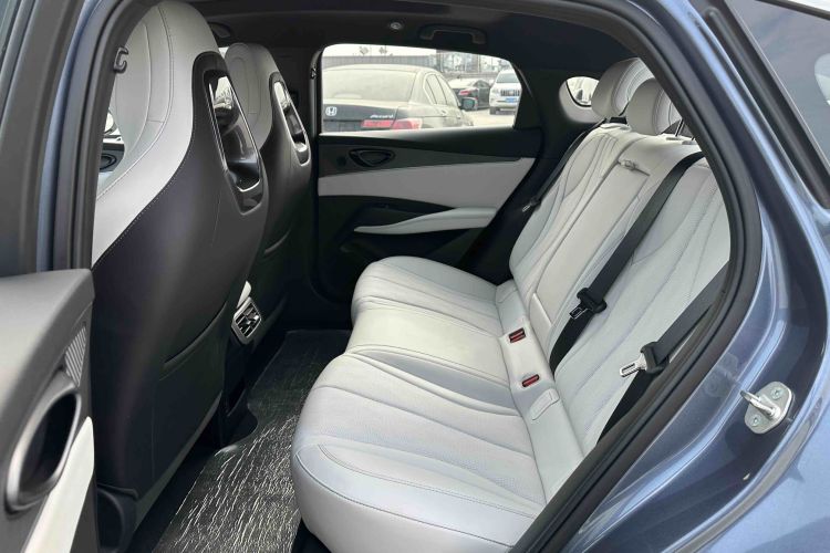 比亚迪 海豹06新能源 2025款 DM-i 智驾版 120KM尊享型中控内饰7003