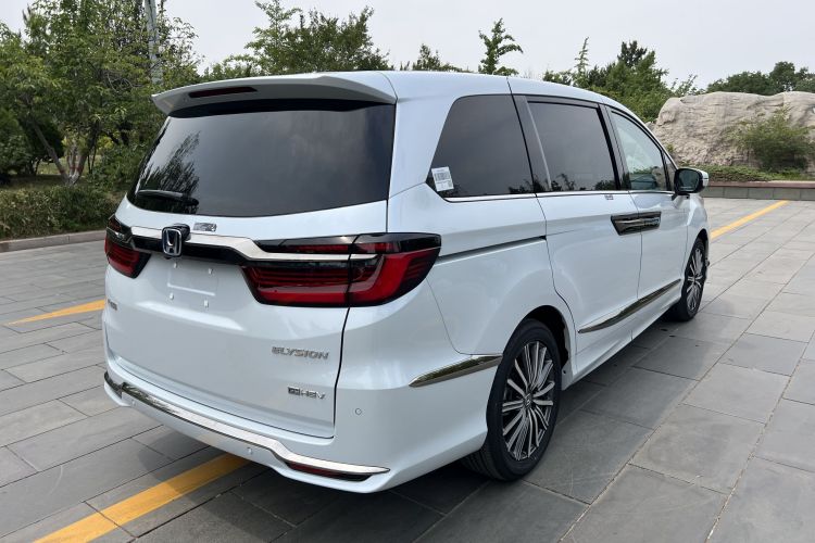本田 艾力绅 2024款 2.0L e:HEV 豪华版车身外观6007